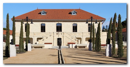 La Bastide  Eyragues, salle de runion  louer